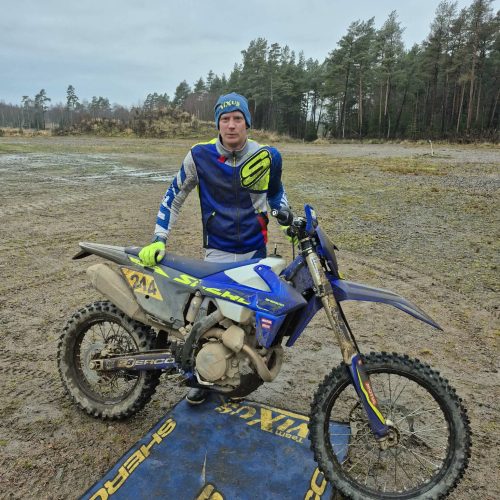 07da7b4f-c692-4127-9855-0e5d412e2560